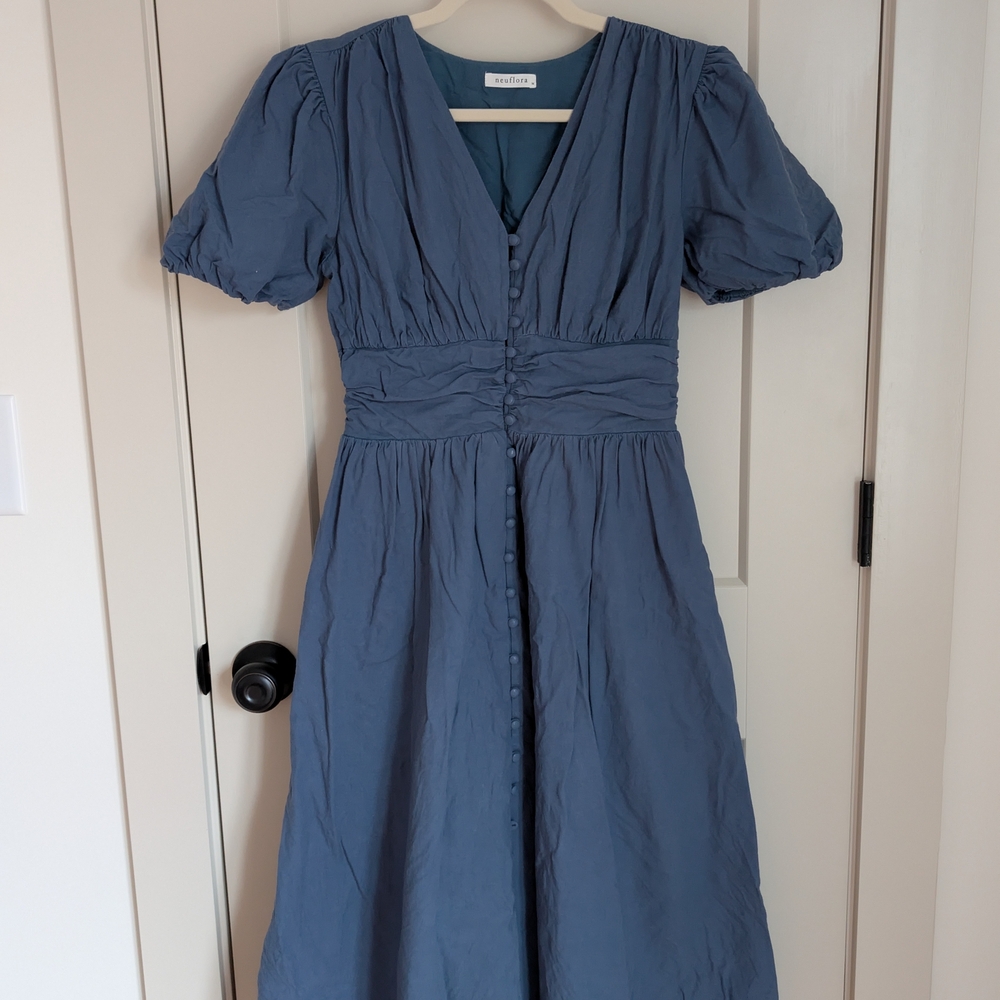 Elegant Blue Midi Dress with Puff Sleeves